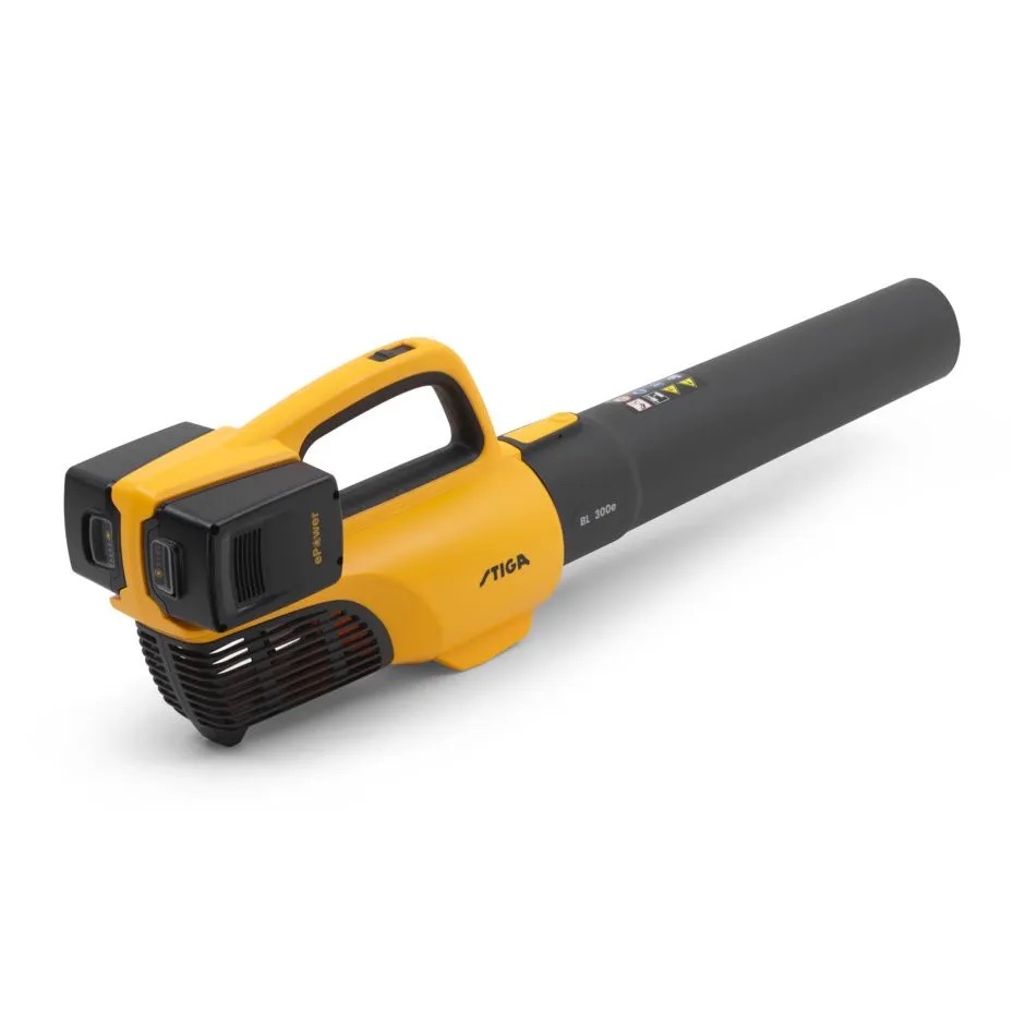 Batteridrevet løvblåser Stiga BL 300e Kit; 2x20 V; 2x4,0 Ah batt.; med veggholder